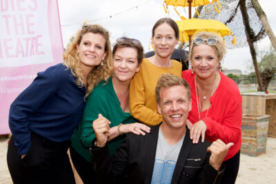 Ladies at the theatre persconferentie, Vapeurs! @ Antwerpen, foto 12, foto's door Bart Baevegems - FrontView Magazine