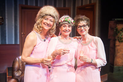Het Kerkhofclubje @ Fakkeltheater - Rode zaal, picture 26, photographed by Goele Bormans - FrontView Magazine