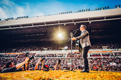 Guus Meeuwis - Groots met een zachte G @ Philips Stadion Eindhoven, foto 6, foto's door Elke Briers - FrontView Magazine