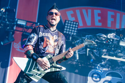 Five Finger Death Punch @ Download Paris 2017, foto 4, foto's door Dorien Goetschalckx - FrontView Magazine