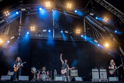 Tyler Bryant & The Shakedown @ Genk on Stage, picture 14, photographed by Luc Luyten - FrontView Magazine