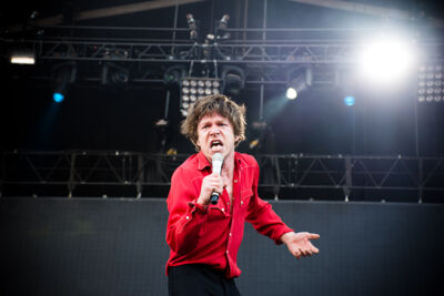 Cage The Elephant @ Mainsquare Festival 2017, picture 8, photographed by Magali Decamps - FrontView Magazine