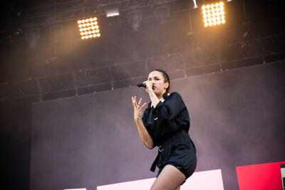 Jain @ Mainsquare Festival 2017, picture 2, photographed by Magali Decamps - FrontView Magazine
