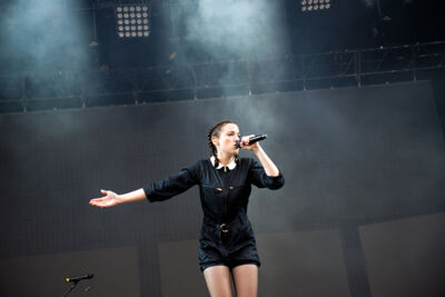 Jain @ Mainsquare Festival 2017, picture 4, photographed by Magali Decamps - FrontView Magazine