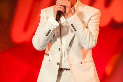 Bart Kaëll @ Vlaanderen Feest! Antwerpen, picture 5, photographed by Dimitri Vanlommel - FrontView Magazine