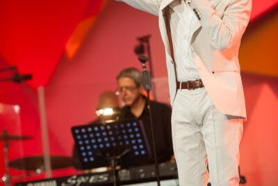Bart Kaëll @ Vlaanderen Feest! Antwerpen, picture 7, photographed by Dimitri Vanlommel - FrontView Magazine