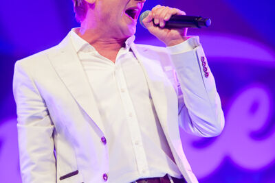 Bart Kaëll @ Vlaanderen Feest! Antwerpen, picture 20, photographed by Dimitri Vanlommel - FrontView Magazine