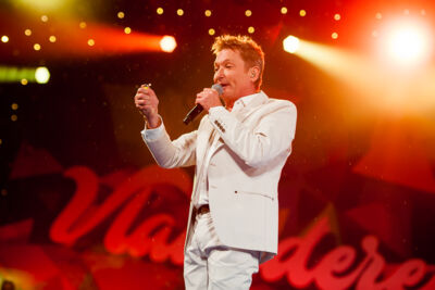 Bart Kaëll @ Vlaanderen Feest! Antwerpen, picture 27, photographed by Dimitri Vanlommel - FrontView Magazine