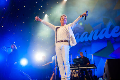 Bart Kaëll @ Vlaanderen Feest! Antwerpen, picture 38, photographed by Dimitri Vanlommel - FrontView Magazine