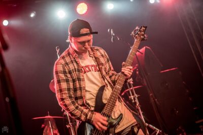 Clench your Fist @ Rock Herk, picture 2, photographed by Luc Luyten - FrontView Magazine