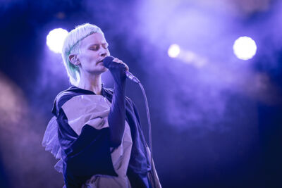 Jenny Hval @ Gent Jazz 2017, picture 3, photographed by Jan van Hecke - FrontView Magazine