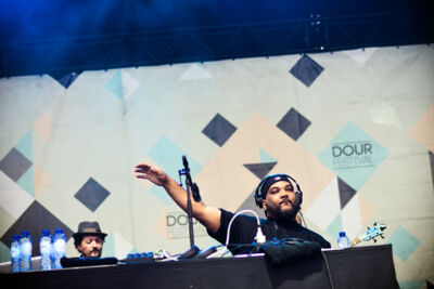 De La Soul + Live Band @ Dour Festival 2017, picture 2, photographed by Magali Decamps - FrontView Magazine