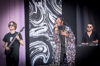 Coely @ Suikerrock 2017, picture 1, photographed by Jan van Hecke - FrontView Magazine