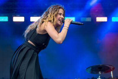 Laura Tesoro @ Suikerrock, picture 7, photographed by Erwin Evrard - FrontView Magazine