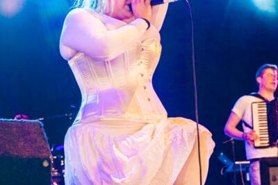 Eliza Carthy & The Wayward Band @ Dranouter 2017, picture 5, photographed by Gert Daemen - FrontView Magazine