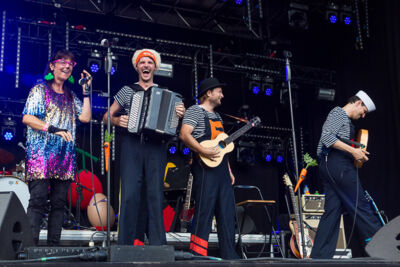 Kapitein Winokio & sfeer @ Linkerwoofer, picture 33, photographed by Marc Verdonck - FrontView Magazine