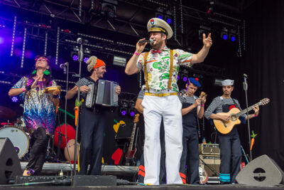 Kapitein Winokio & sfeer @ Linkerwoofer, picture 34, photographed by Marc Verdonck - FrontView Magazine