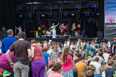 Kapitein Winokio & sfeer @ Linkerwoofer, picture 35, photographed by Marc Verdonck - FrontView Magazine