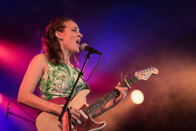 Becca Stevens @ Jazz Middelheim 2017, picture 1, photographed by Jan van Hecke - FrontView Magazine