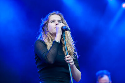 Laura Tesoro @ Midsummerfest Wommelgem, picture 5, photographed by Goele Bormans - FrontView Magazine