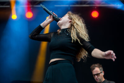 Laura Tesoro @ Midsummerfest Wommelgem, picture 11, photographed by Goele Bormans - FrontView Magazine