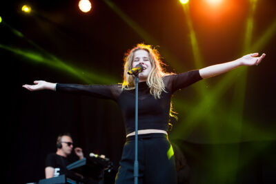 Laura Tesoro @ Midsummerfest Wommelgem, picture 13, photographed by Goele Bormans - FrontView Magazine