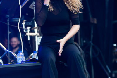 Laura Tesoro @ Midsummerfest Wommelgem, picture 21, photographed by Goele Bormans - FrontView Magazine