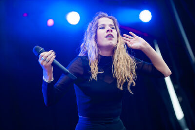Laura Tesoro @ Midsummerfest Wommelgem, picture 25, photographed by Goele Bormans - FrontView Magazine
