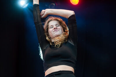 Laura Tesoro @ Midsummerfest Wommelgem, picture 31, photographed by Goele Bormans - FrontView Magazine