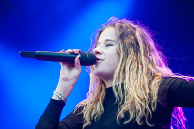 Laura Tesoro @ Midsummerfest Wommelgem, picture 33, photographed by Goele Bormans - FrontView Magazine