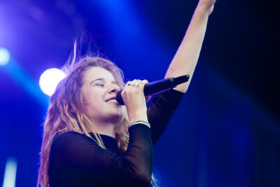 Laura Tesoro @ Midsummerfest Wommelgem, picture 37, photographed by Goele Bormans - FrontView Magazine