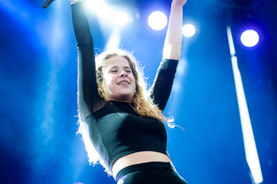 Laura Tesoro @ Midsummerfest Wommelgem, picture 39, photographed by Goele Bormans - FrontView Magazine