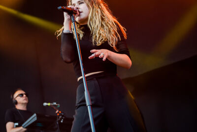 Laura Tesoro @ Midsummerfest Wommelgem, picture 46, photographed by Goele Bormans - FrontView Magazine