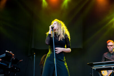 Laura Tesoro @ Midsummerfest Wommelgem, picture 47, photographed by Goele Bormans - FrontView Magazine