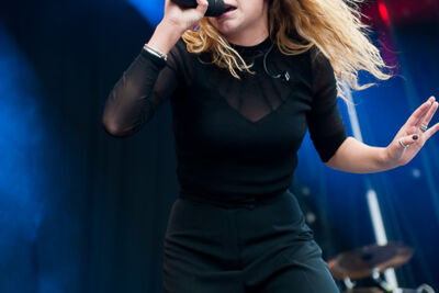 Laura Tesoro @ Midsummerfest Wommelgem, picture 52, photographed by Goele Bormans - FrontView Magazine