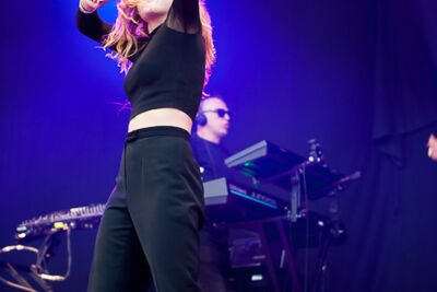 Laura Tesoro @ Midsummerfest Wommelgem, picture 64, photographed by Goele Bormans - FrontView Magazine