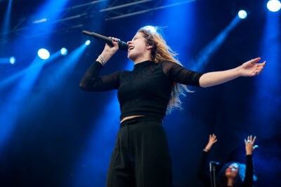 Laura Tesoro @ Midsummerfest Wommelgem, picture 78, photographed by Goele Bormans - FrontView Magazine