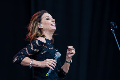 Bananarama @ Nostalgie Beach Festival, picture 1, photographed by Marc Verdonck - FrontView Magazine