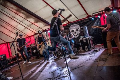 Unsure @ Ieper Hardcore Fest, picture 2, photographed by Luc Luyten - FrontView Magazine