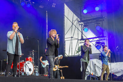 Buurland @ Marktrock Aalst, picture 2, photographed by dirk janssens - FrontView Magazine
