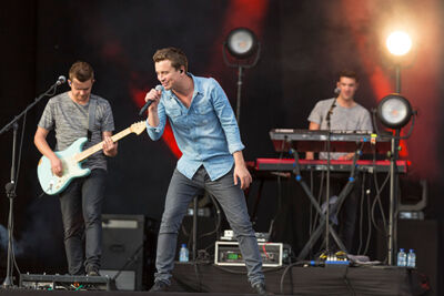 Niels Destadsbader @ Marktrock Aalst, picture 3, photographed by dirk janssens - FrontView Magazine
