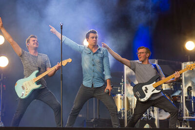Niels Destadsbader @ Marktrock Aalst, picture 6, photographed by dirk janssens - FrontView Magazine