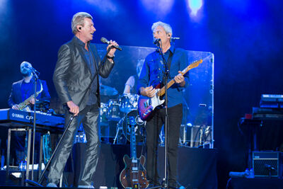 Soulsister @ Marktrock Aalst, picture 4, photographed by dirk janssens - FrontView Magazine