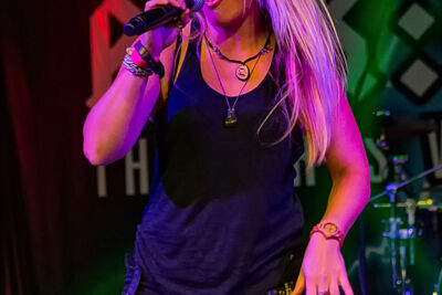 back'n black @ Razernij 2017, picture 7, photographed by FrontView Magazine