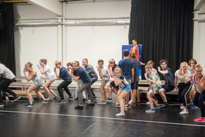 Toonmoment De Ridders van de ronde keukentafel @ Deep Bridge, foto 4, foto's door Goele Bormans - FrontView Magazine