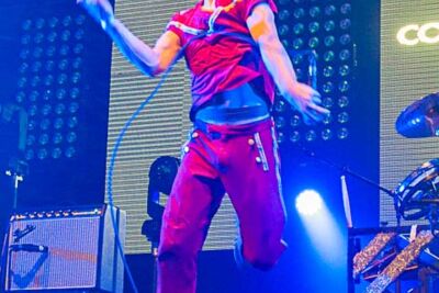 compact disk dummies @ Breda Barst, picture 13, photographed by Gert Daemen - FrontView Magazine