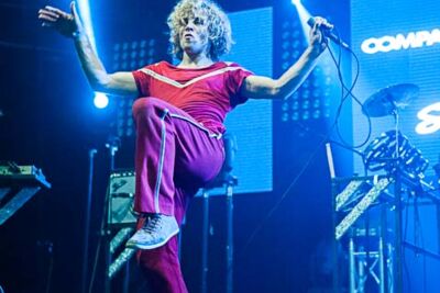 compact disk dummies @ Breda Barst, picture 14, photographed by Gert Daemen - FrontView Magazine