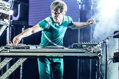 compact disk dummies @ Breda Barst, picture 39, photographed by Gert Daemen - FrontView Magazine