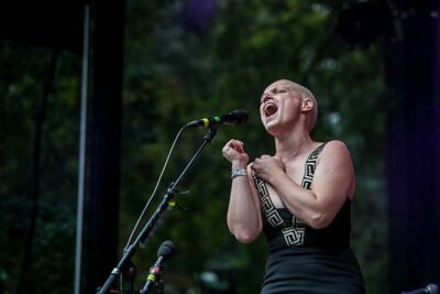 Wallis Bird @ Breda Barst, picture 3, photographed by Gert Daemen - FrontView Magazine
