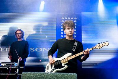 Whispering Sons @ Breda Barst, picture 6, photographed by Gert Daemen - FrontView Magazine